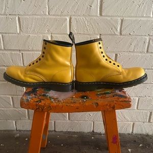 Dr. Martin 1460 Bex Smooth Leather Boots.